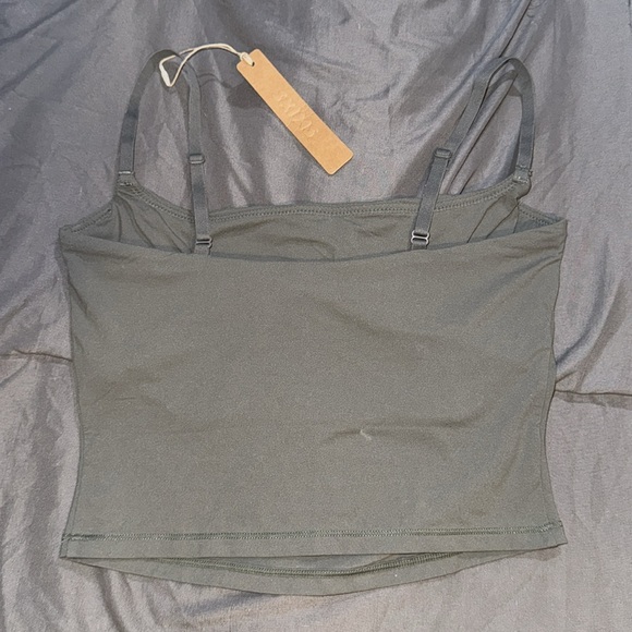 SKIMS FITS EVERYBODY CROPPED CAMI COLOR GUNMETAL LIMITED EDITION - Picture 3 of 5